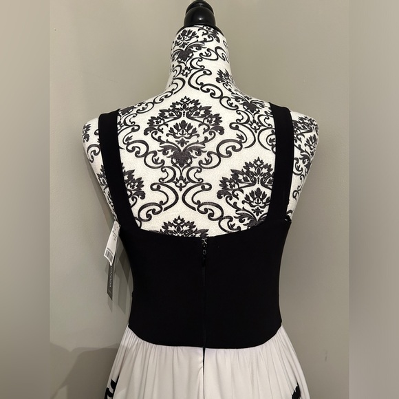 NWT dress from Le Chateau - Picture 5 of 10